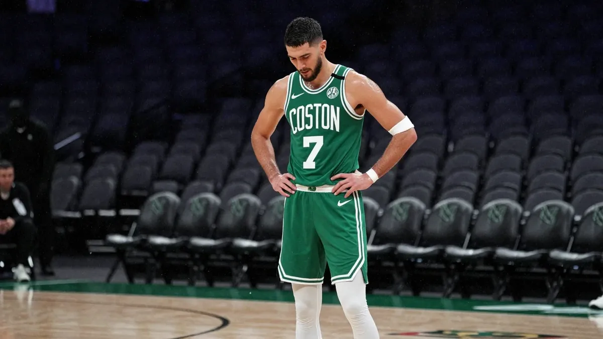 Boston Celtics bounce back with gritty 107-103 win over champion Knicks